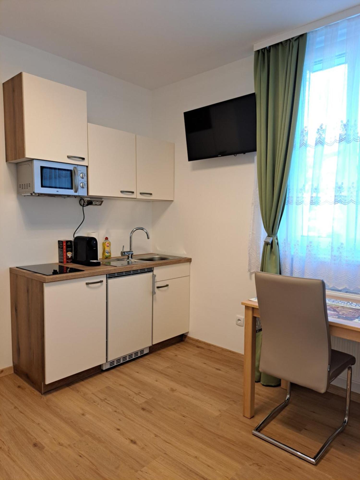 Private Zimmer Hoap 레오벤 외부 사진